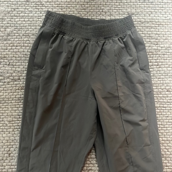Lululemon lightweight joggers - Picture 2 of 3